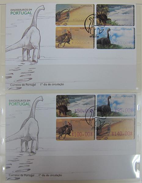 0265 (75).jpg -     Lote:    265      Colecção Especializada - Etiquetas      Lotes Especiais       Descrição:      1981/2010 &mdash; Etiquetas.   Coleção composta por 12 álbuns com etiquetas desde percursoras e Framas até 2010, com provas, erros, FDC's, etiquetas novas e usadas, sobrescritos circulados, variedades de impressão e papéis. Importante estudo. Lote a ver.        Lote ETQ       Valor Base:     &euro; 3000,00     Valor Venda:     &euro;      